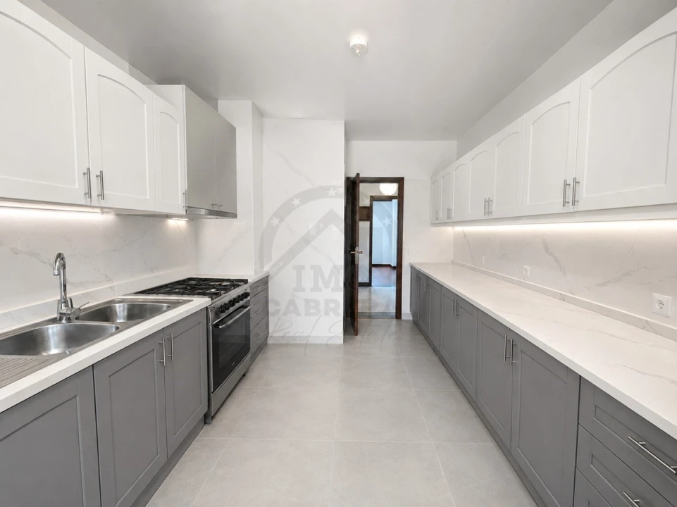 Apartamento T2 para Venda em São Martinho Foto 9