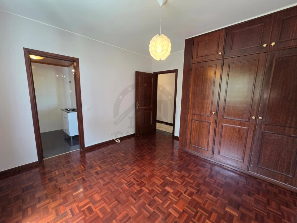 Apartamento T2 para Venda em São Martinho Foto 17