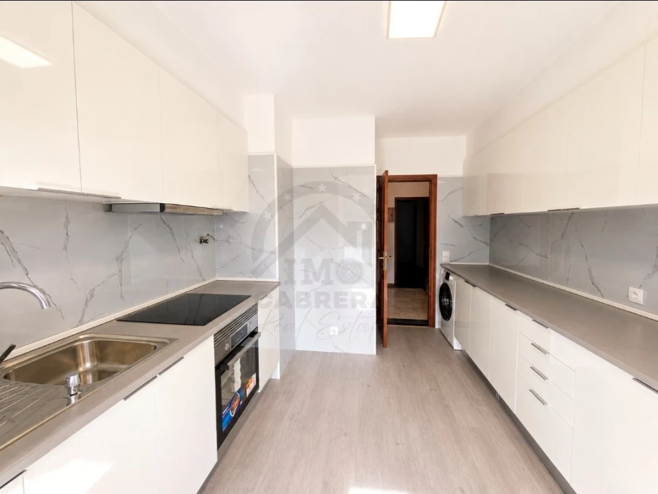 Apartamento T2 para Venda em São Martinho Foto 11