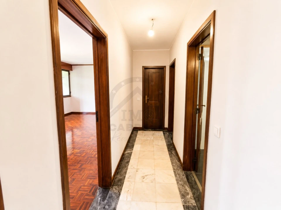 Apartamento T2 para Venda em São Martinho Foto 6
