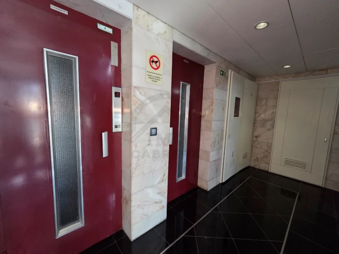 Apartamento T2 para Venda em São Martinho Foto 4