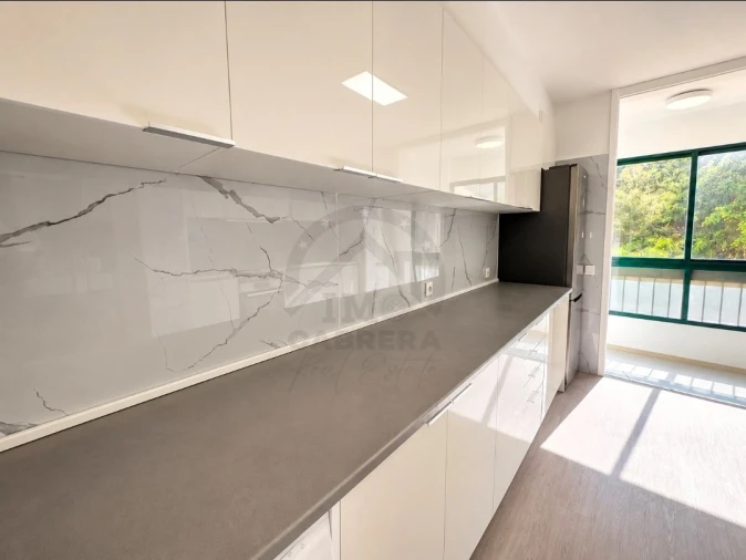 Apartamento T2 para Venda em São Martinho Foto 8