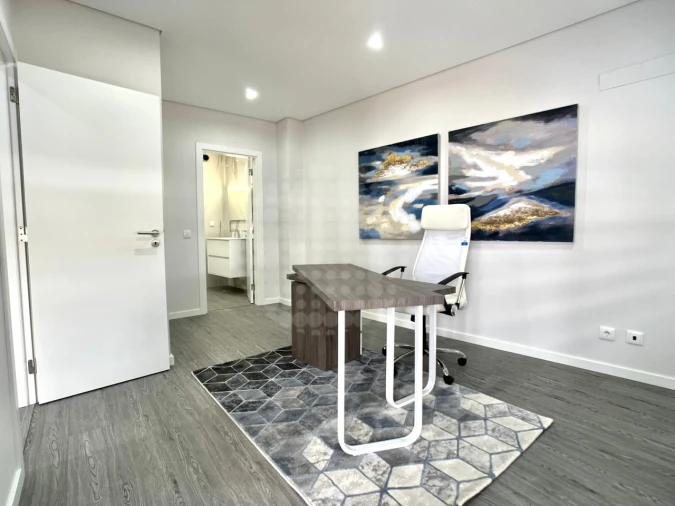 Apartamento T3 para Venda em Quelfes Foto 9