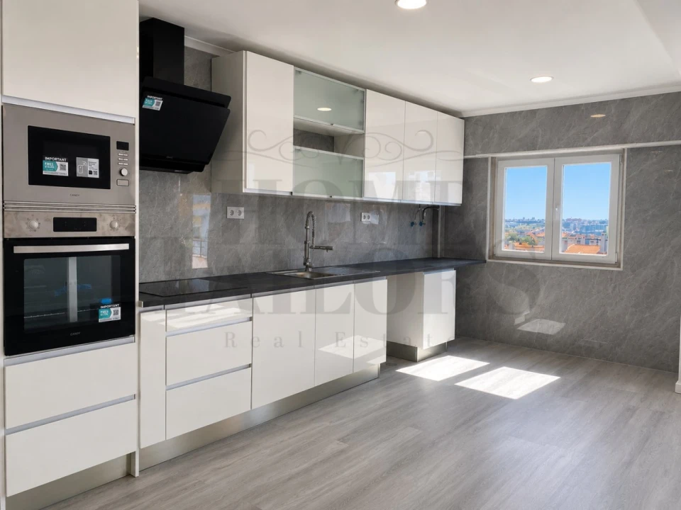Apartamento T4 para Venda em Amora Foto 1