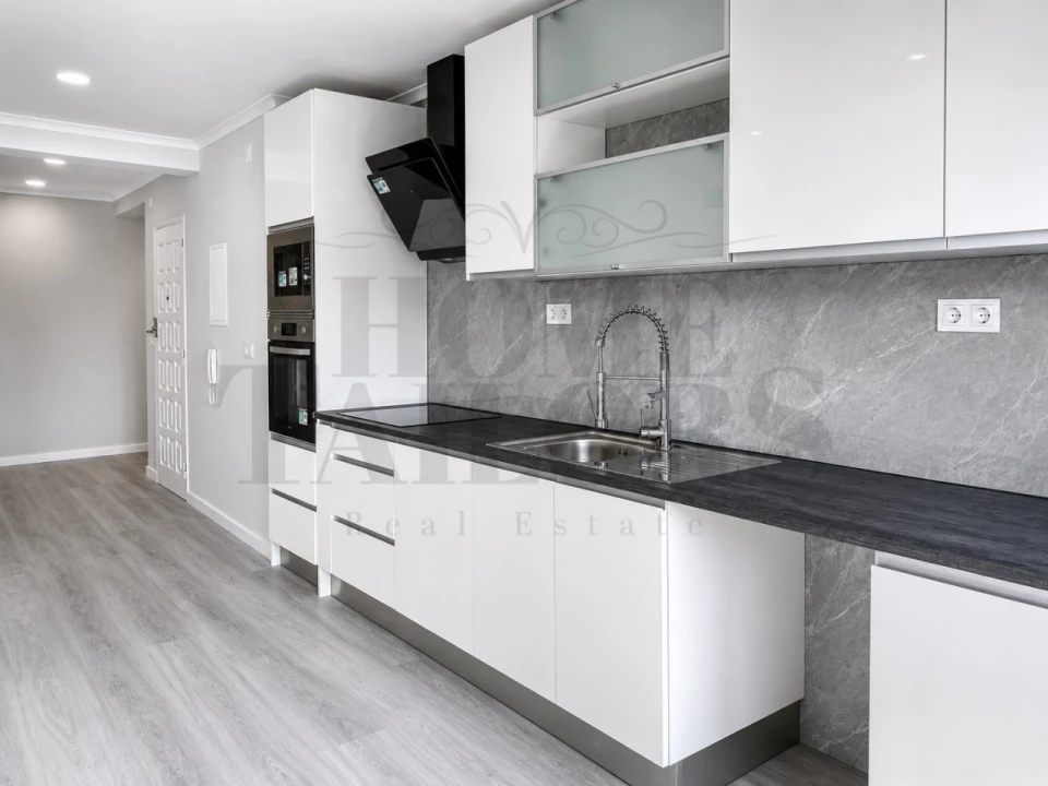 Apartamento T4 para Venda em Amora Foto 2