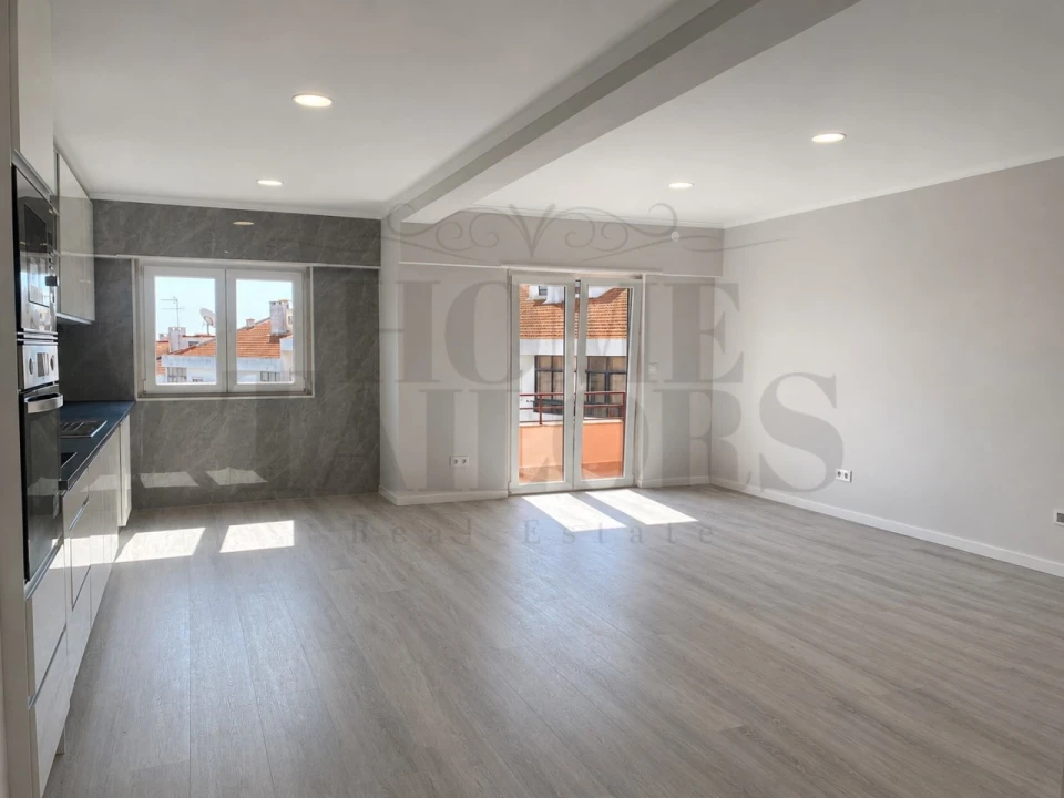 Apartamento T4 para Venda em Amora Foto 4