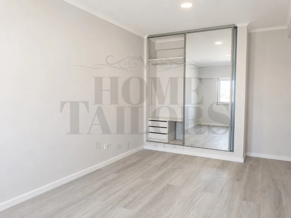Apartamento T4 para Venda em Amora Foto 7