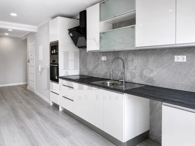 Apartamento T4 para Venda em Amora Foto 2