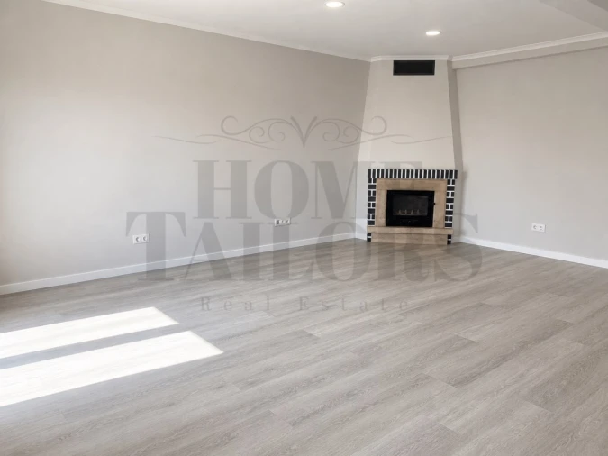Apartamento T4 para Venda em Amora Foto 5