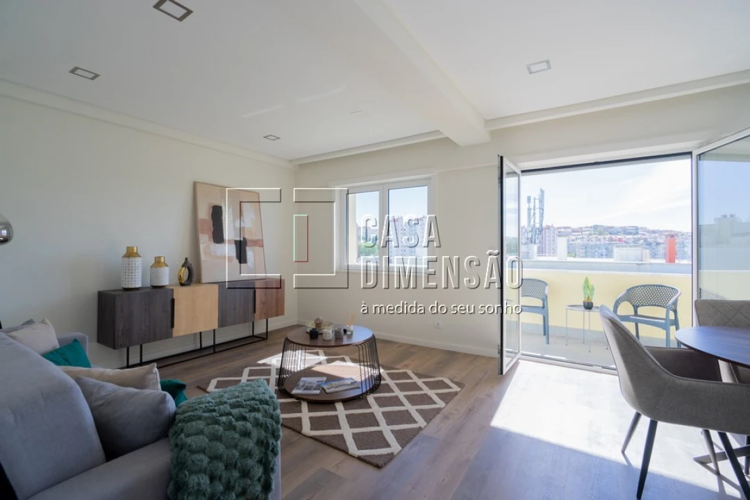 Apartamento T3 para Venda em Benfica Foto 2