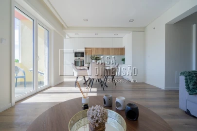 Apartamento T3 para Venda em Benfica