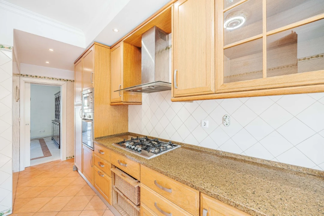 Moradia T4 para Venda em Venda do Pinheiro e Santo Estêvão das Galés Foto 4