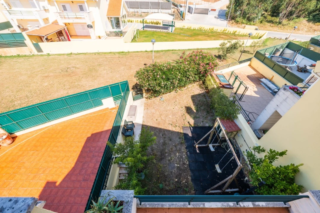 Moradia T4 para Venda em Venda do Pinheiro e Santo Estêvão das Galés Foto 34