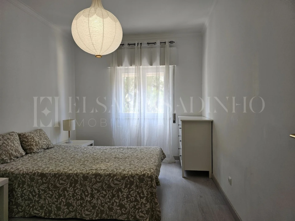 Apartamento T1 para Arrendamento em Carcavelos e Parede Foto 5