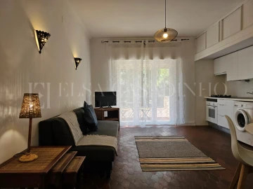 Apartamento T1 para Arrendamento em Carcavelos e Parede