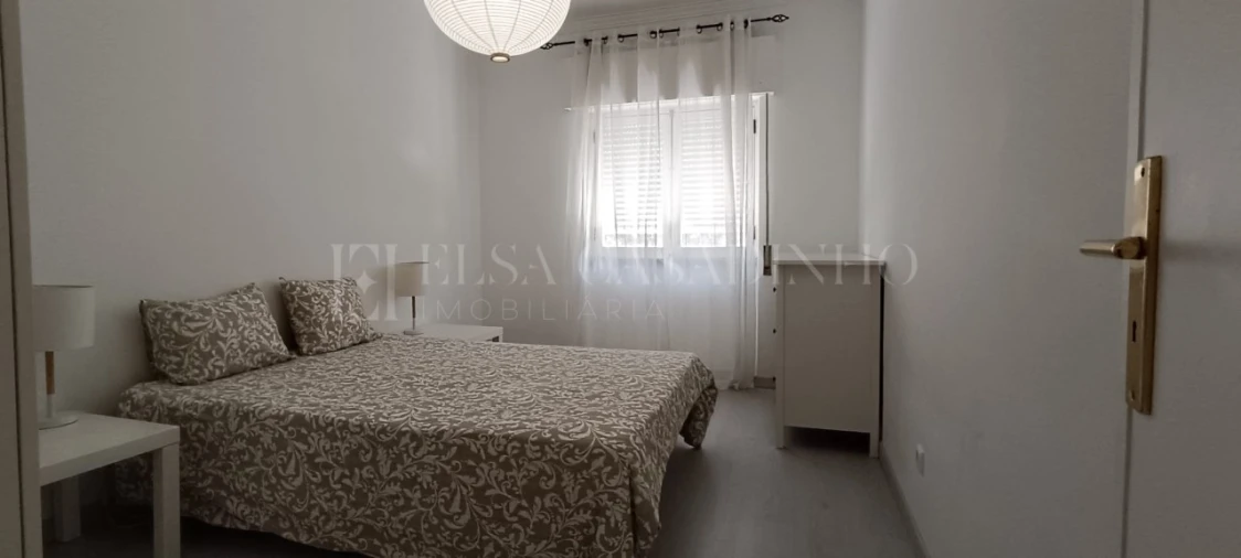 Apartamento T1 para Arrendamento em Carcavelos e Parede Foto 30