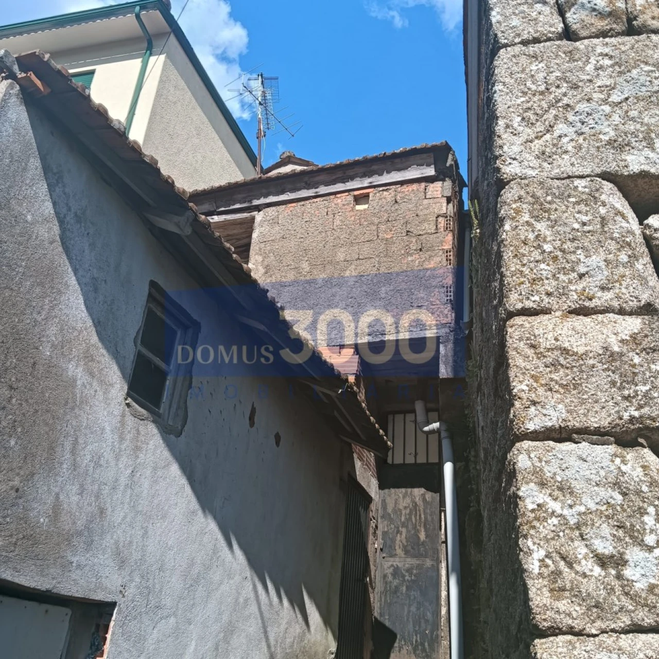 Moradia T2 para Venda em Mondrões Foto 4