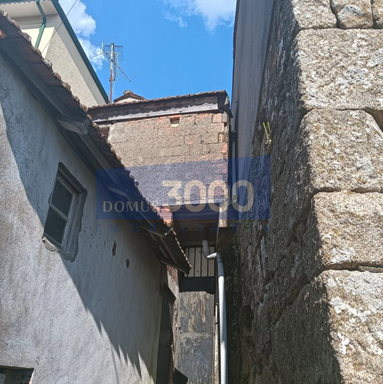 Moradia T2 para Venda em Mondrões Foto 7