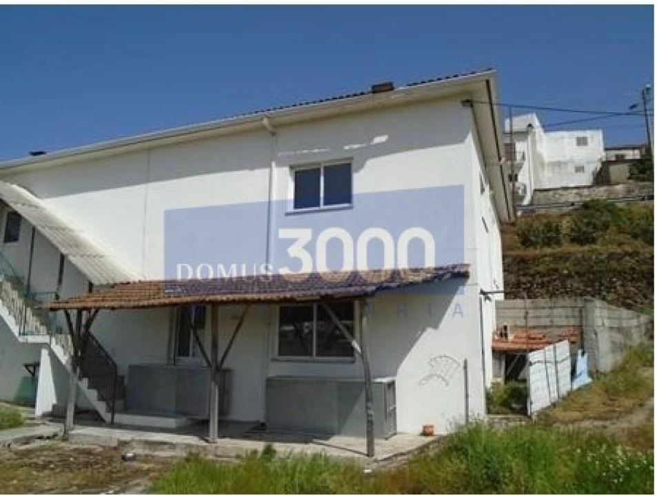 Loja para Venda em Sanfins do Douro Foto 1
