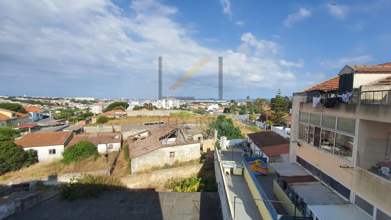 Apartamento T2 para Venda em Charneca de Caparica e Sobreda Foto 18
