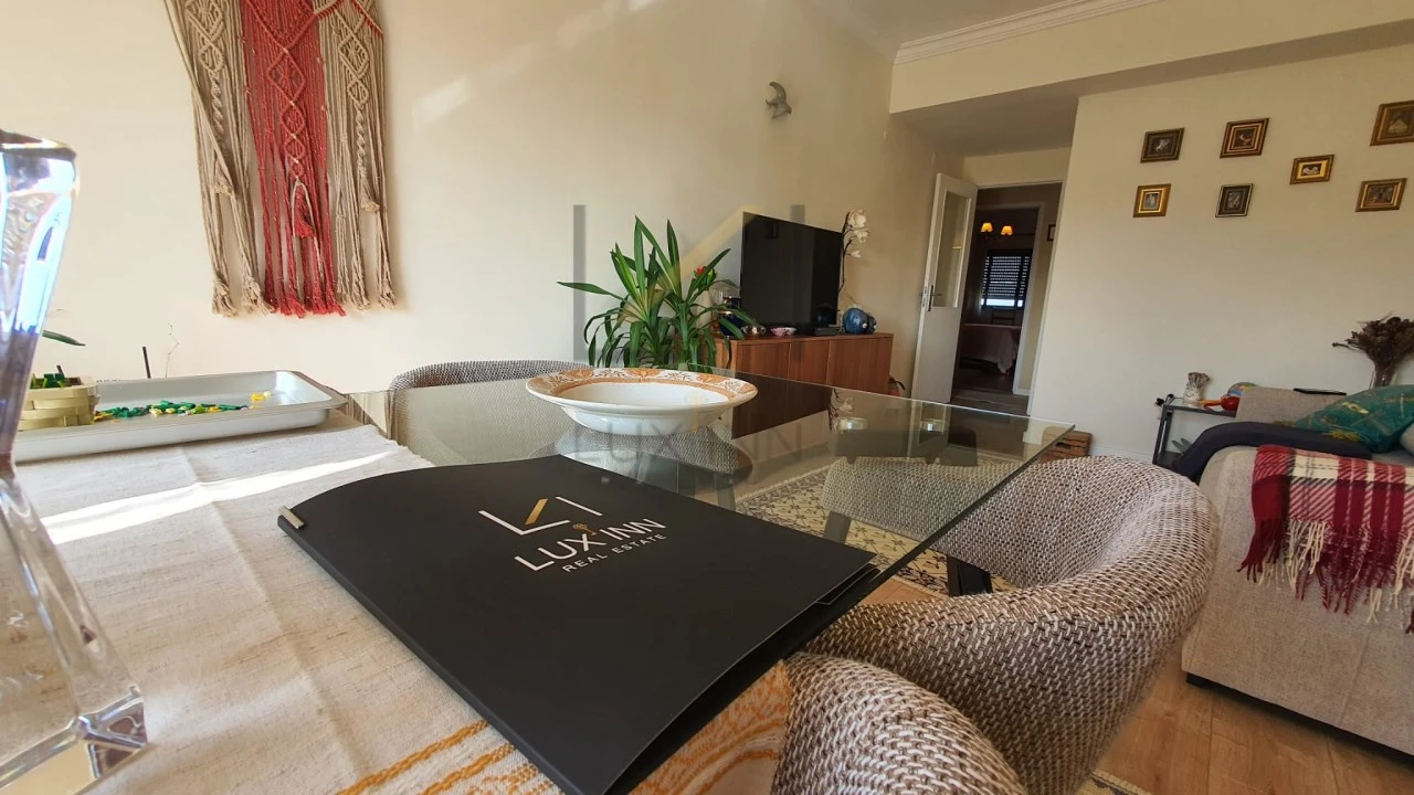 Apartamento T2 para Venda em Charneca de Caparica e Sobreda Foto 1