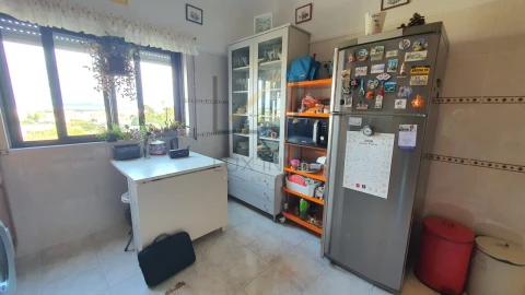 Apartamento T2 para Venda em Charneca de Caparica e Sobreda