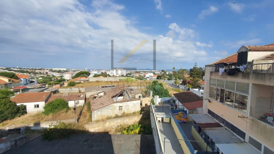 Apartamento T2 para Venda em Charneca de Caparica e Sobreda Foto 18