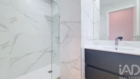 Apartamento T3 para Venda em Santa Marinha e São Pedro da Afurada