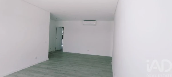 Apartamento T3 para Arrendamento em Loule (São Sebastião)