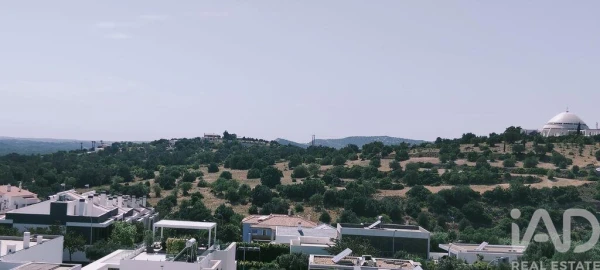 Apartamento T3 para Arrendamento em Loule (São Sebastião)