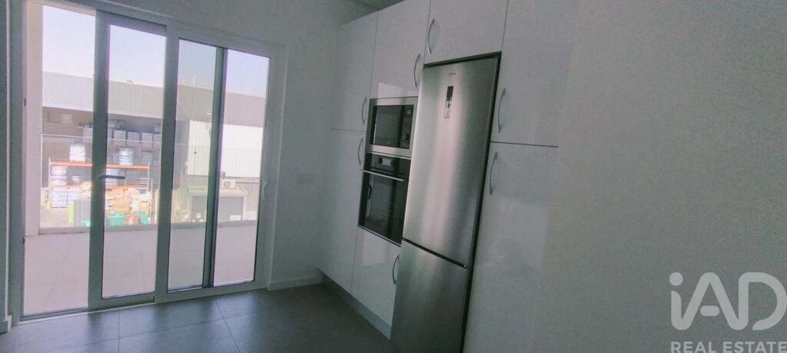 Apartamento T3 para Arrendamento em Loule (São Sebastião) Foto 4