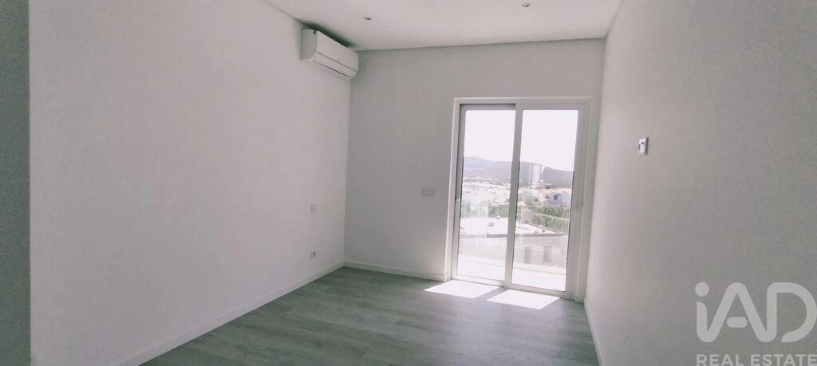Apartamento T3 para Arrendamento em Loule (São Sebastião) Foto 7
