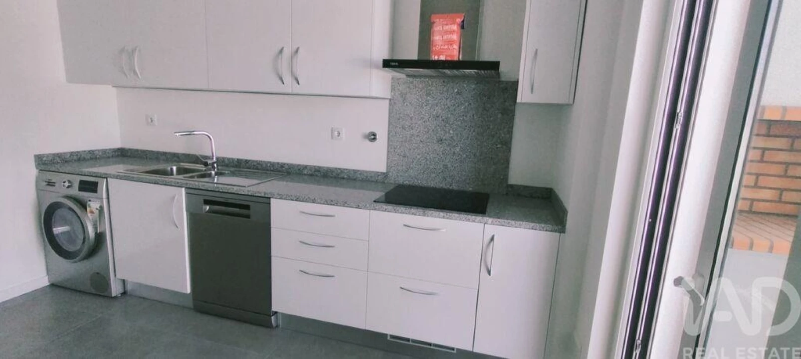 Apartamento T3 para Arrendamento em Loule (São Sebastião) Foto 3