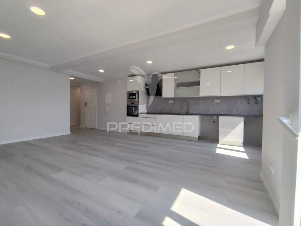Apartamento T4 para Venda em Amora Foto 8