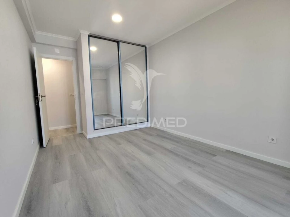 Apartamento T4 para Venda em Amora Foto 14