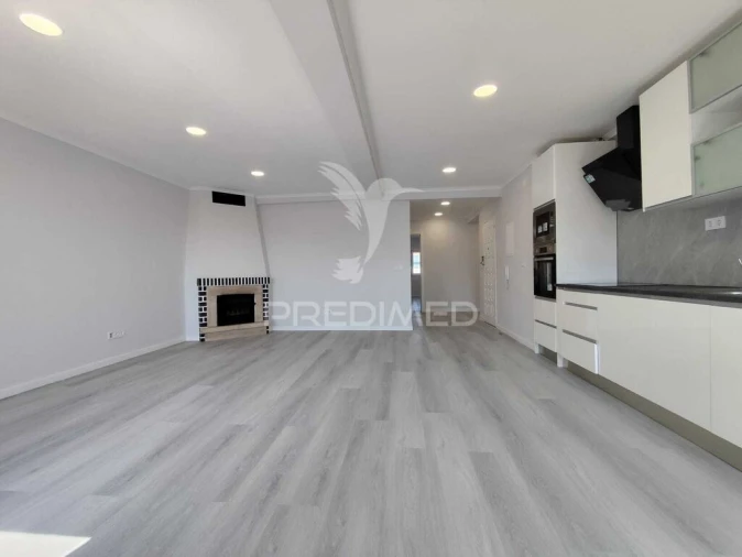 Apartamento T4 para Venda em Amora Foto 10