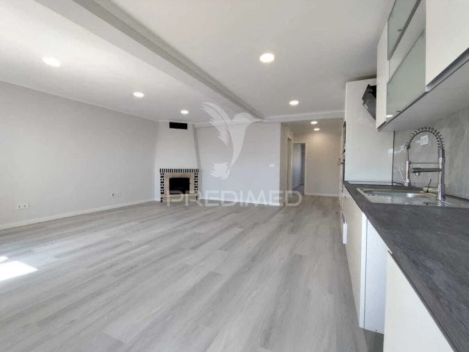 Apartamento T4 para Venda em Amora Foto 11