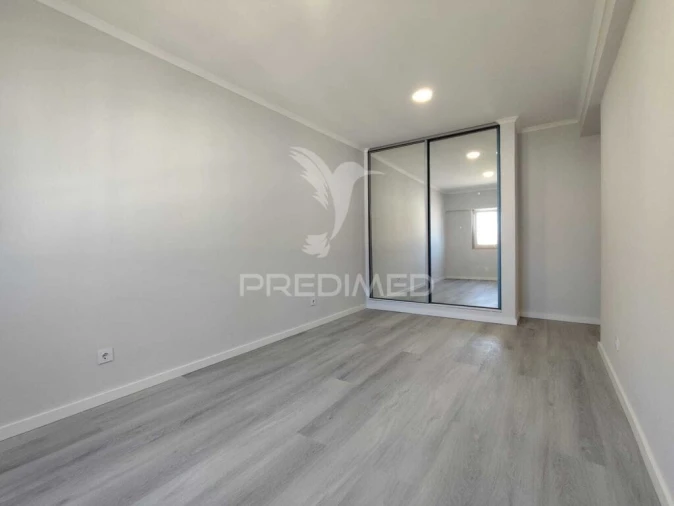Apartamento T4 para Venda em Amora Foto 17