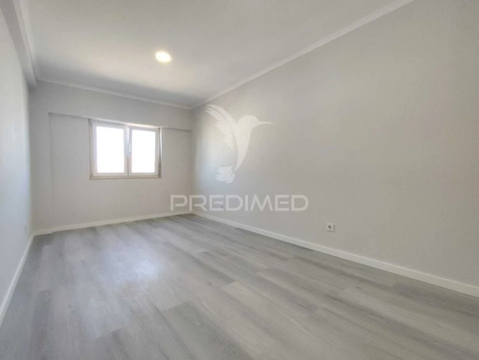 Apartamento T4 para Venda em Amora Foto 18