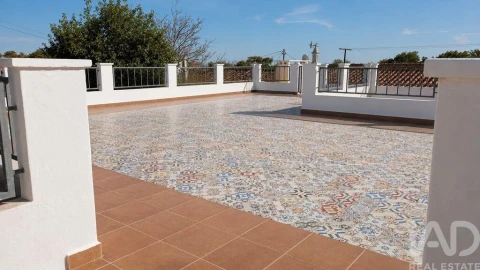 Moradia T4 para Venda em Conceição e Estoi