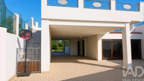 Moradia T4 para Venda em Conceição e Estoi