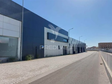 Armazém para Venda em Silvalde