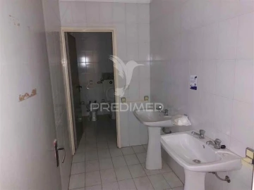 Armazém para Venda em Silvalde