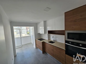 Apartamento T2 para Venda em Loures