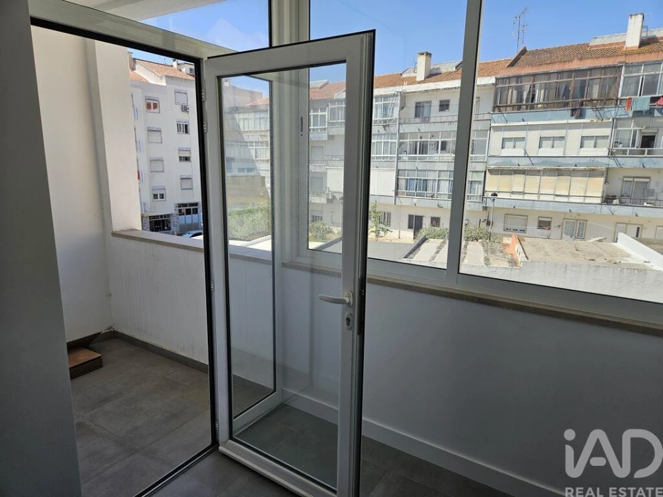 Apartamento T2 para Venda em Loures Foto 12