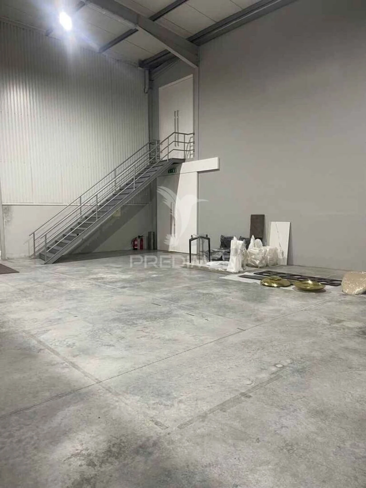 Armazém para Venda em São João da Madeira Foto 10