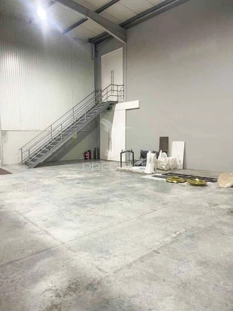 Armazém para Venda em São João da Madeira