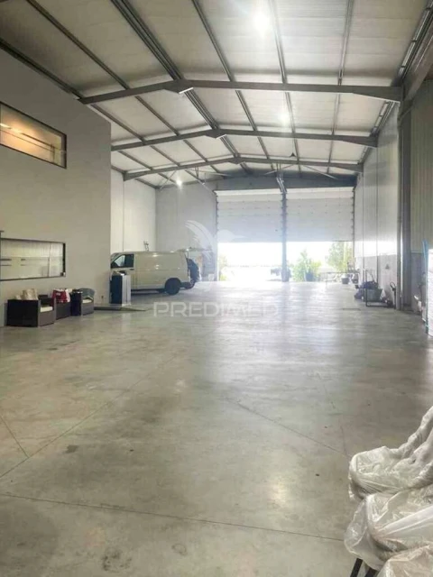 Armazém para Venda em São João da Madeira