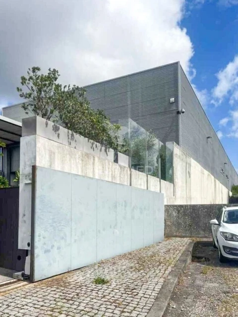 Armazém para Venda em São João da Madeira