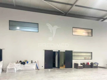 Armazém para Venda em São João da Madeira